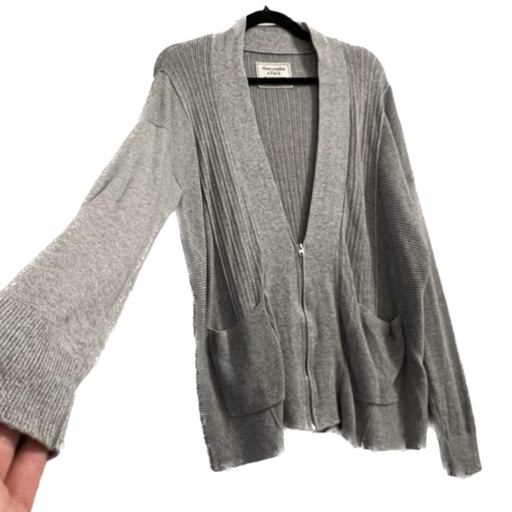 Abercrombie & Fitch Oversized Boyfriend Cardigan V-Neck Sweater Grey Size Medium